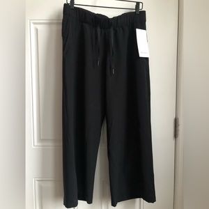Lululemon Wide Leg Cropped Pants NWT